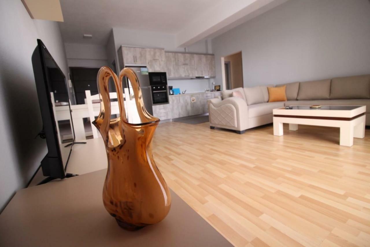 Xhemi'S Apartment Саранда Экстерьер фото